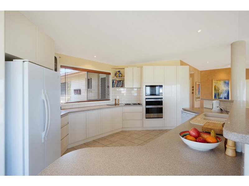 14 Beachview Crt, Tura Beach NSW 2548