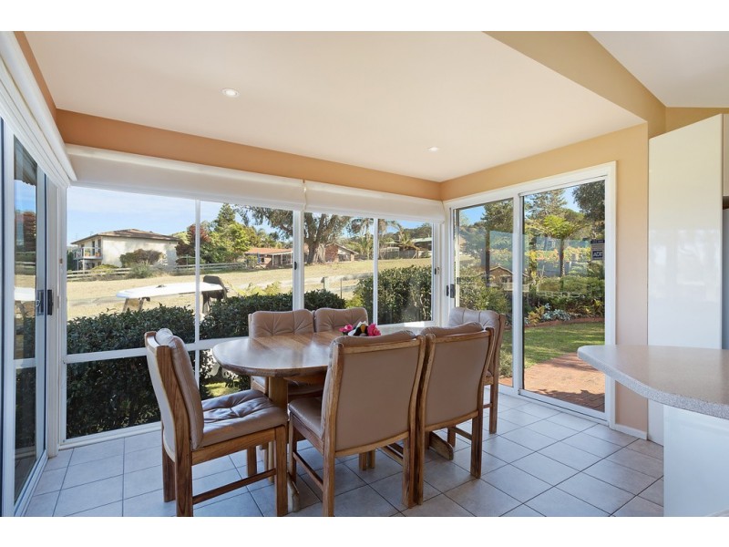 14 Beachview Crt, Tura Beach NSW 2548