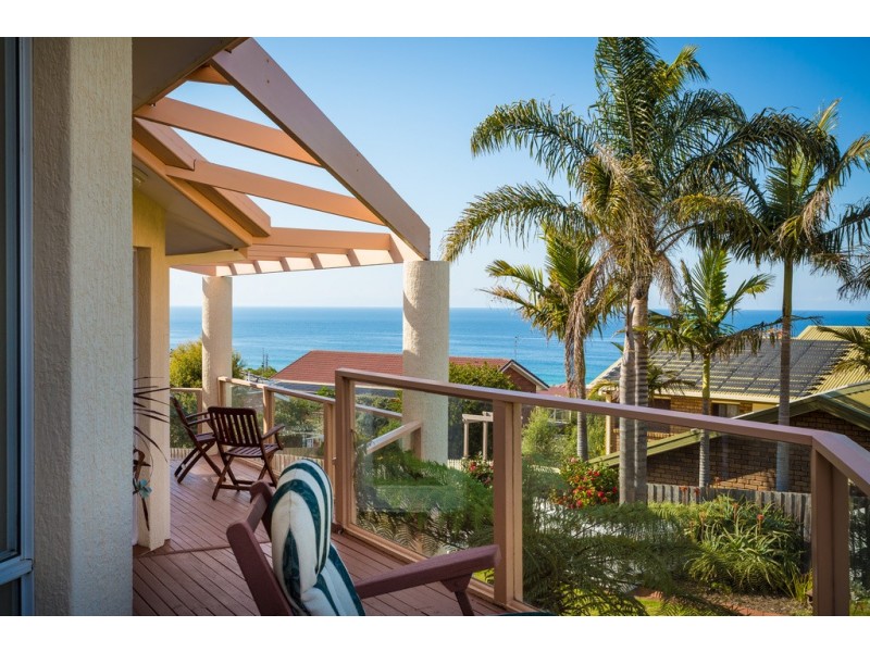 14 Beachview Crt, Tura Beach NSW 2548