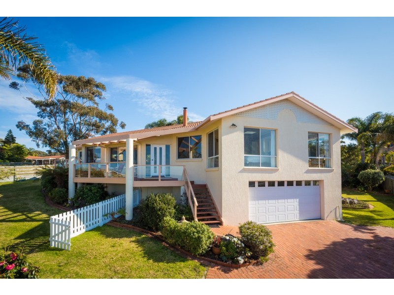 14 Beachview Crt, Tura Beach NSW 2548
