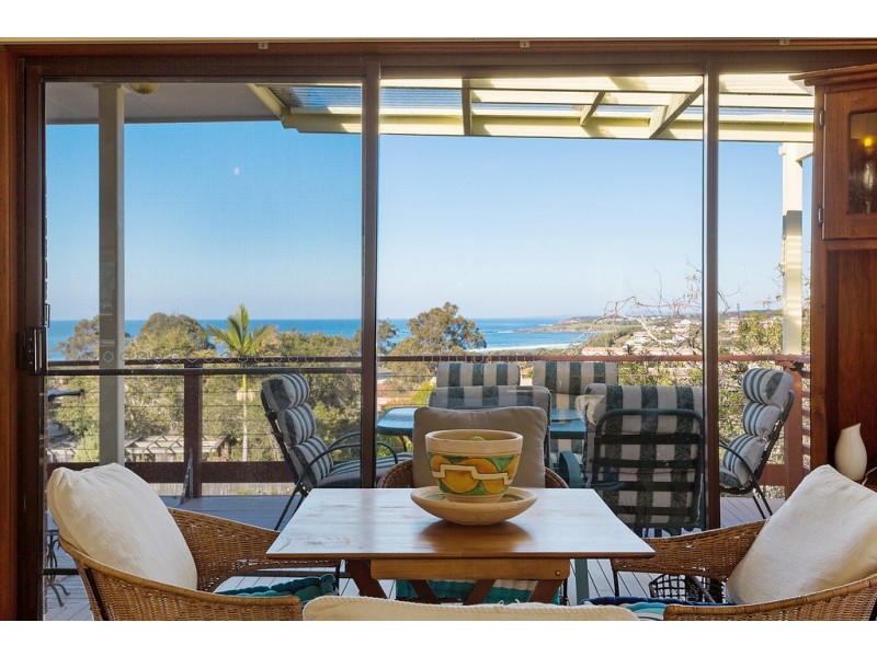 17 TELOPEA CRESCENT, Tura Beach NSW 2548