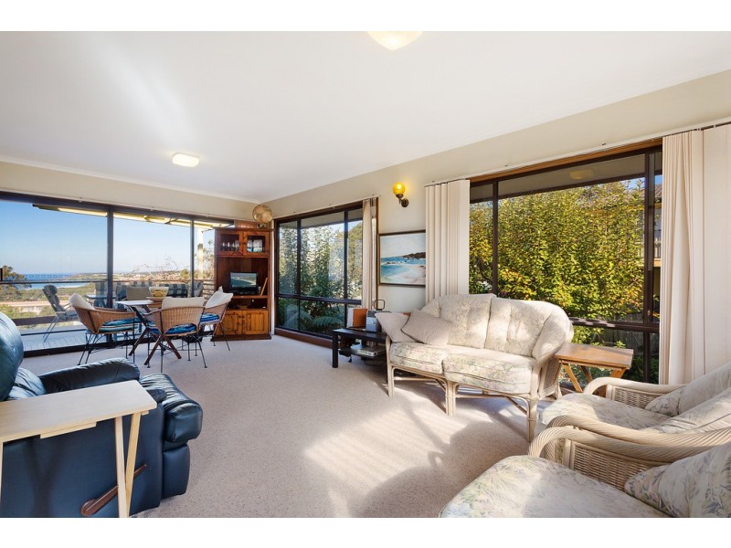 17 TELOPEA CRESCENT, Tura Beach NSW 2548