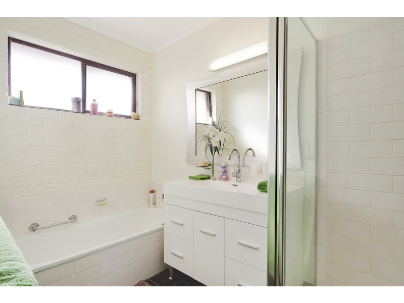 17 TELOPEA CRESCENT, Tura Beach NSW 2548