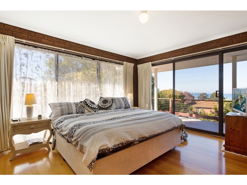 17 TELOPEA CRESCENT, Tura Beach NSW 2548