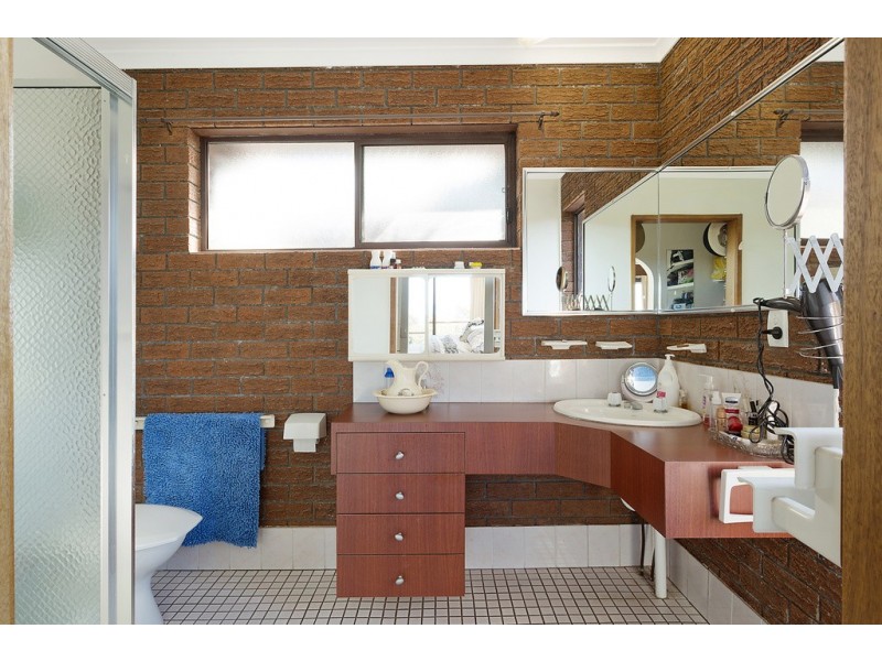 17 TELOPEA CRESCENT, Tura Beach NSW 2548