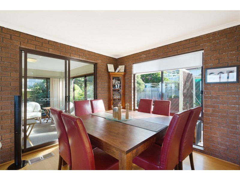 17 TELOPEA CRESCENT, Tura Beach NSW 2548