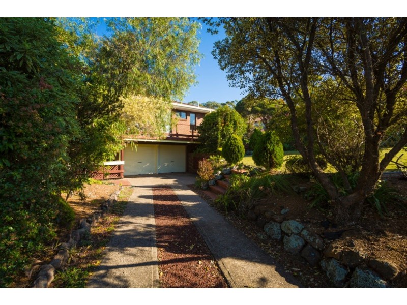 17 TELOPEA CRESCENT, Tura Beach NSW 2548