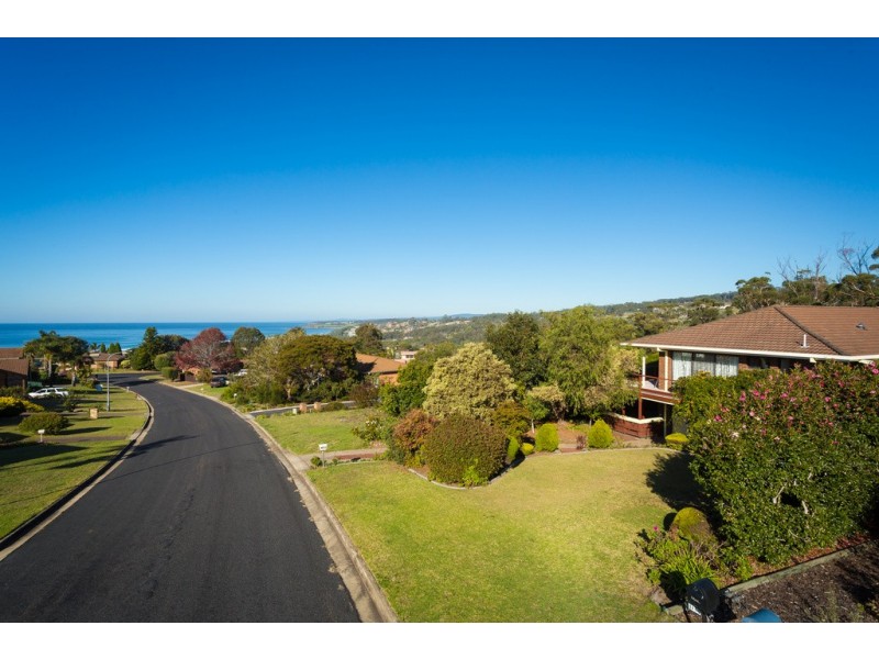 17 TELOPEA CRESCENT, Tura Beach NSW 2548