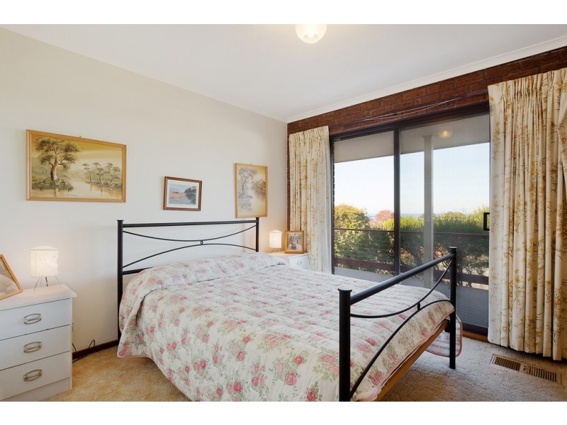 17 TELOPEA CRESCENT, Tura Beach NSW 2548