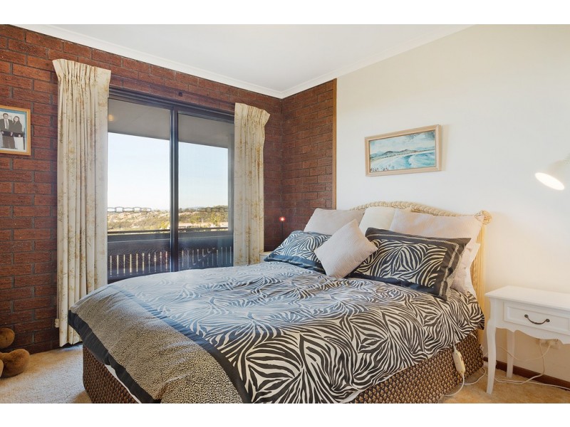 17 TELOPEA CRESCENT, Tura Beach NSW 2548