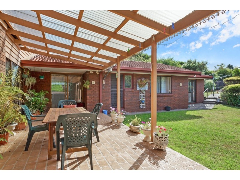 5 WARATAH COURT, Tura Beach NSW 2548