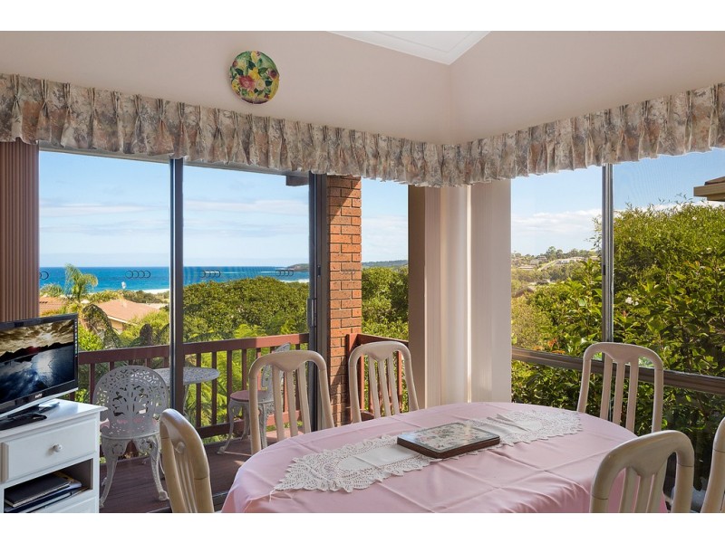 5 WARATAH COURT, Tura Beach NSW 2548