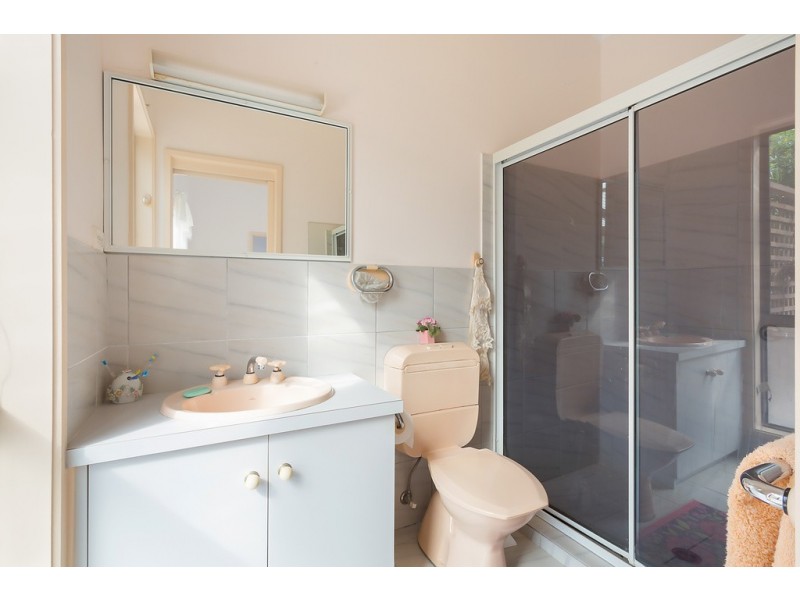 5 WARATAH COURT, Tura Beach NSW 2548