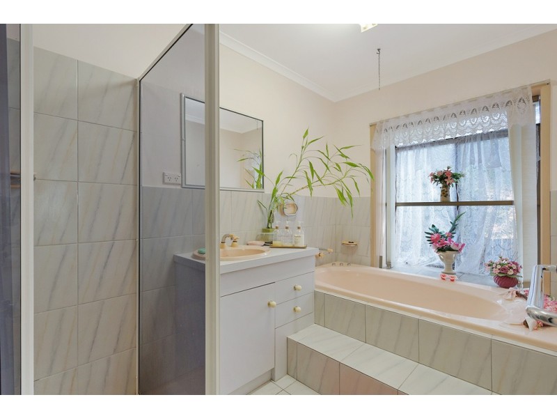 5 WARATAH COURT, Tura Beach NSW 2548