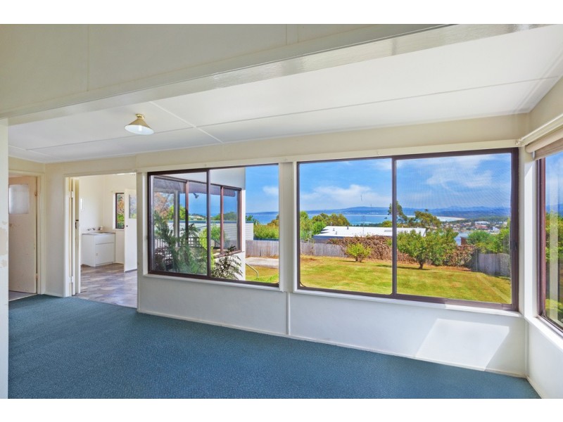 34 LAKEVIEW AVENUE, Merimbula NSW 2548