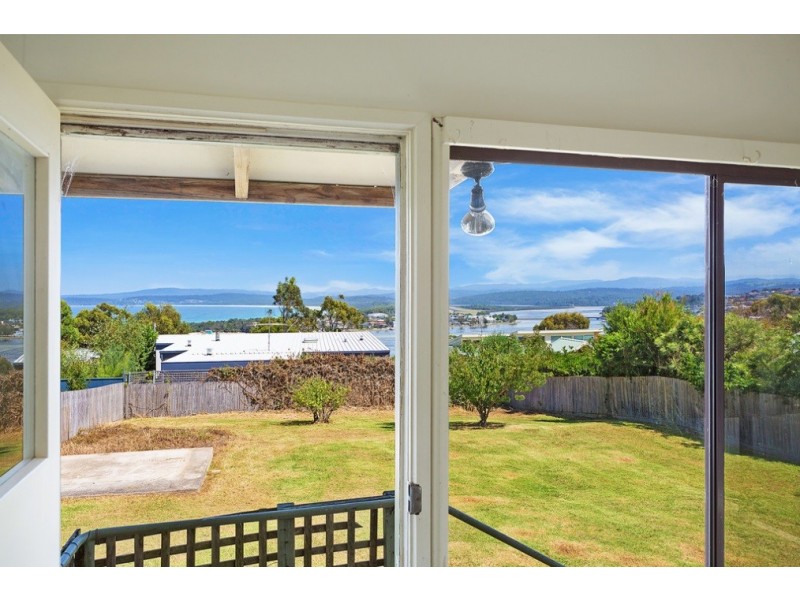 34 LAKEVIEW AVENUE, Merimbula NSW 2548