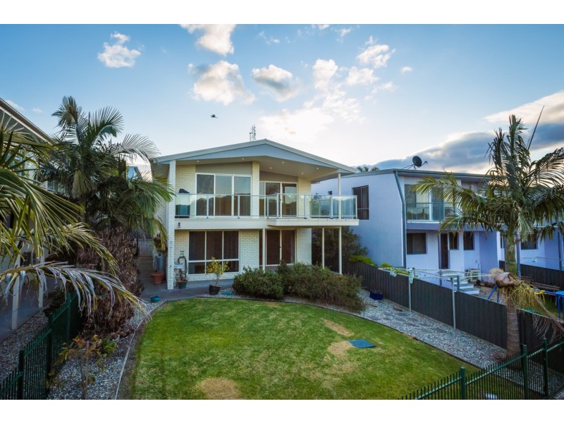 4C Surf Circle, Tura Beach NSW 2548