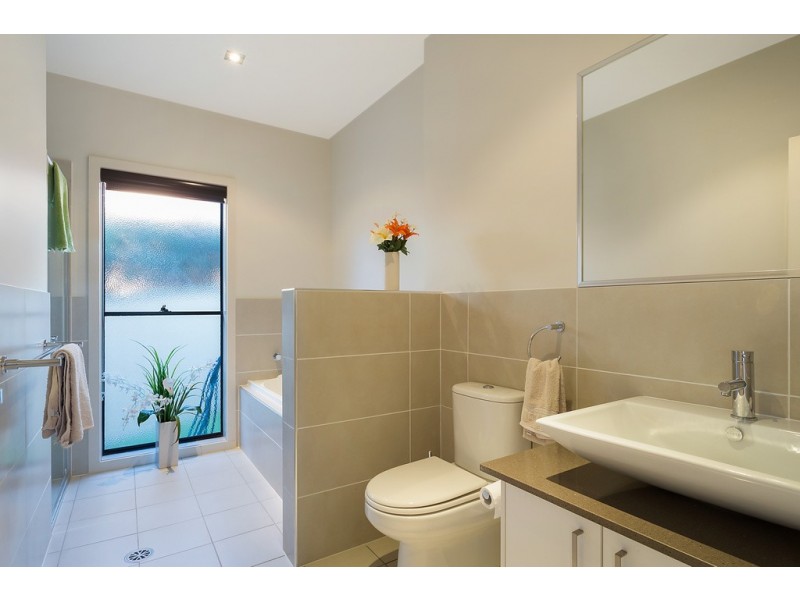 1 22 MONARO STREET, Merimbula NSW 2548