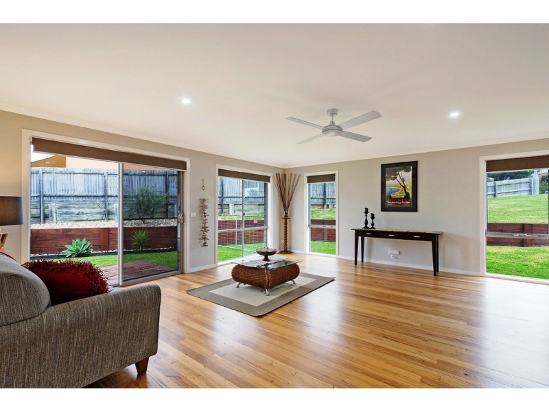 7 ENDEAVOUR COURT, Tura Beach NSW 2548