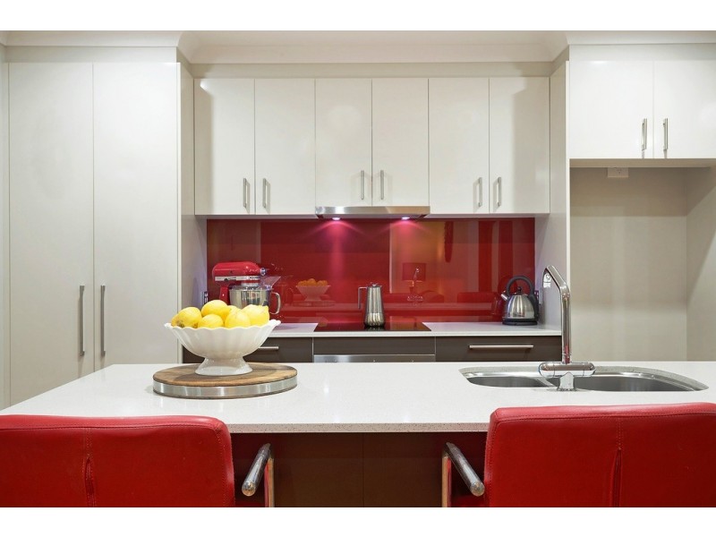 7 ENDEAVOUR COURT, Tura Beach NSW 2548