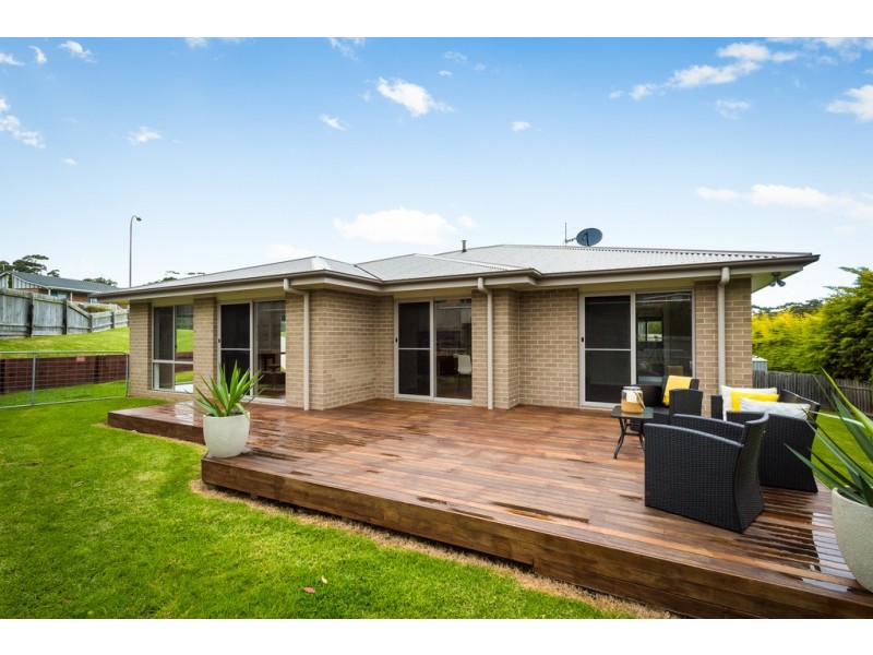 7 ENDEAVOUR COURT, Tura Beach NSW 2548