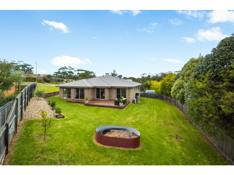7 ENDEAVOUR COURT, Tura Beach NSW 2548