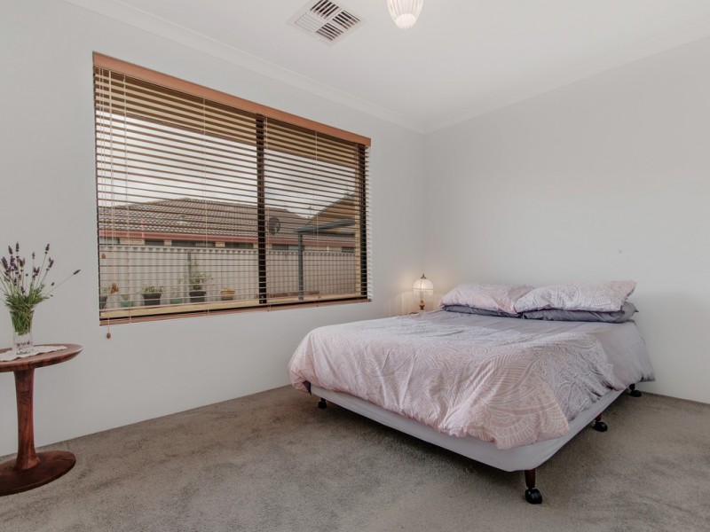 56 Chelmsford Avenue, Port Kennedy WA 6172