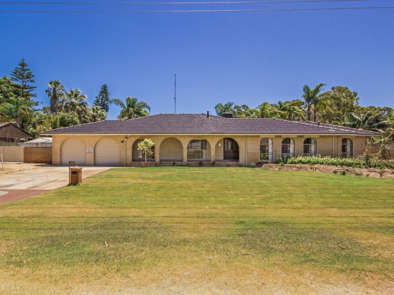 2324 Mandurah Road, Golden Bay WA 6174