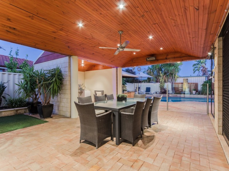 8 Dunkirk Court, Port Kennedy WA 6172