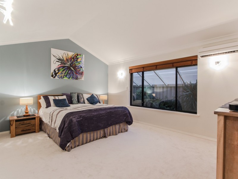 8 Dunkirk Court, Port Kennedy WA 6172