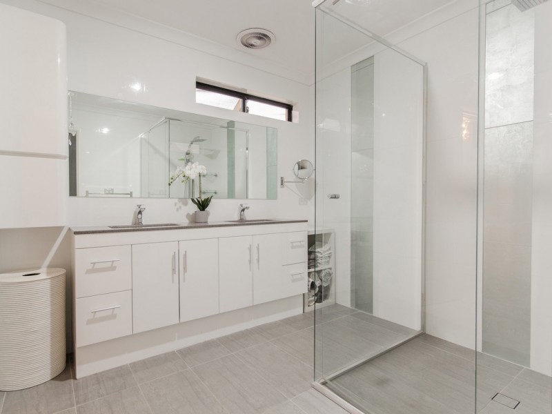 8 Dunkirk Court, Port Kennedy WA 6172