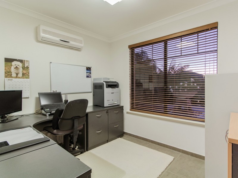 8 Dunkirk Court, Port Kennedy WA 6172