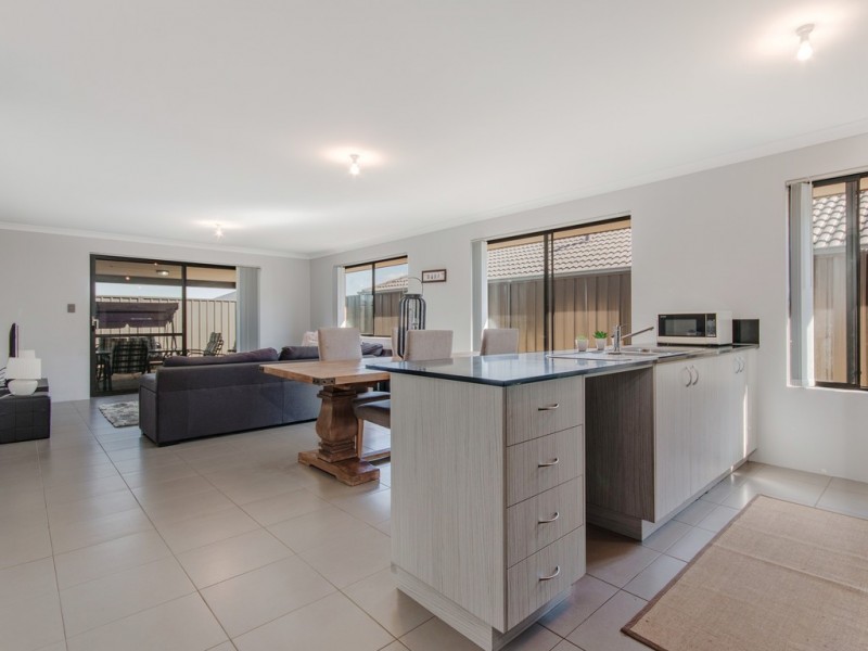 25 Huggins Way, Baldivis WA 6171