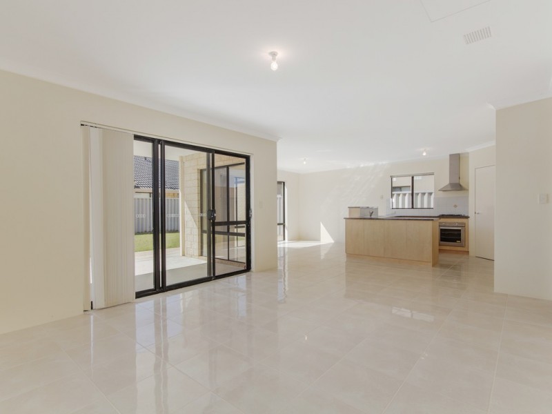 4 Jupiter Bend, Rockingham WA 6168