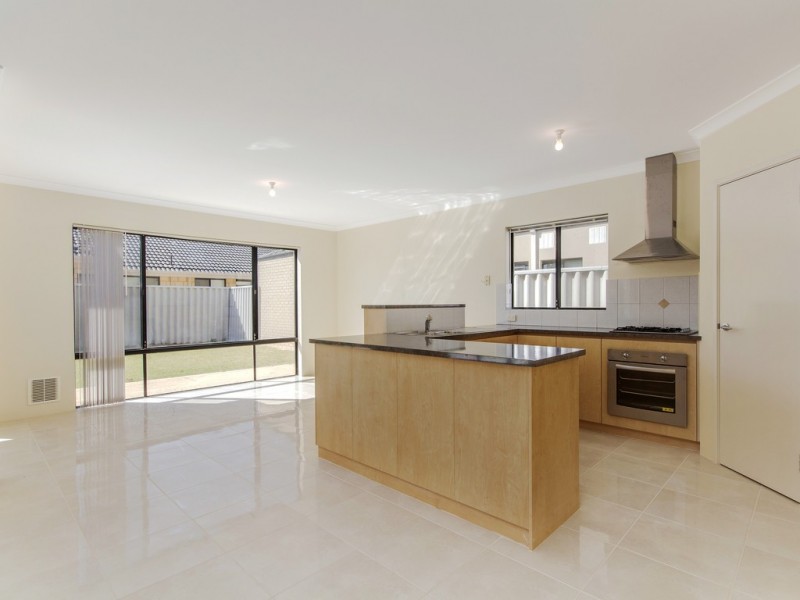 4 Jupiter Bend, Rockingham WA 6168