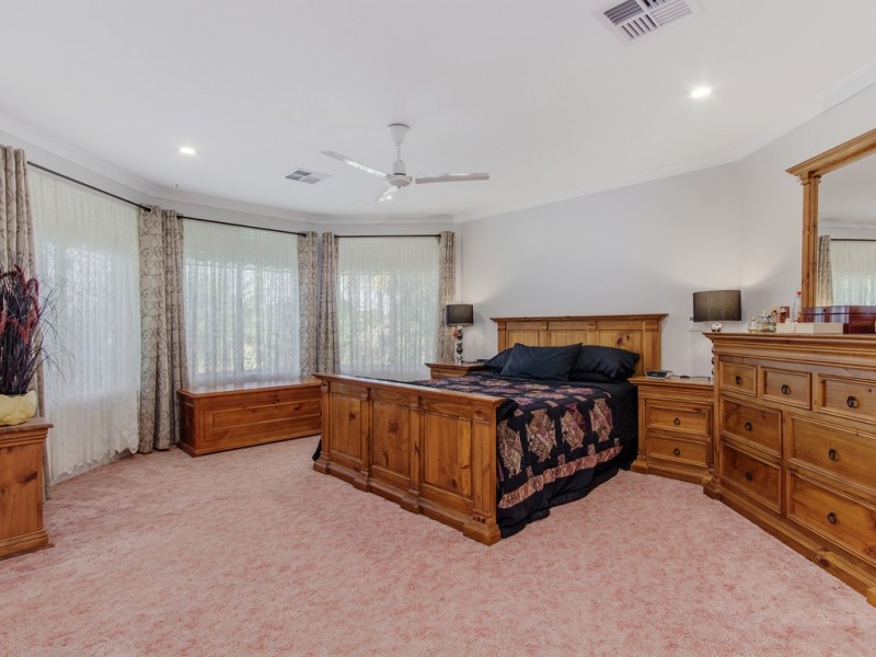 13 St Raphael Crescent, Port Kennedy WA 6172