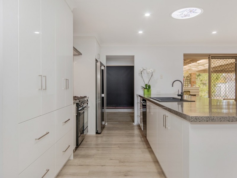 14 Whitechurch Mews, Port Kennedy WA 6172