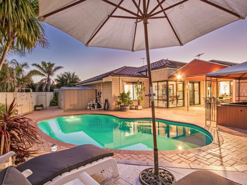 8 Dunkirk Court, Port Kennedy WA 6172