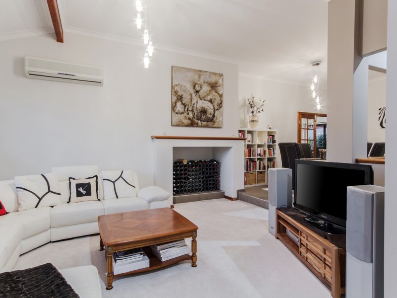 8 Dunkirk Court, Port Kennedy WA 6172