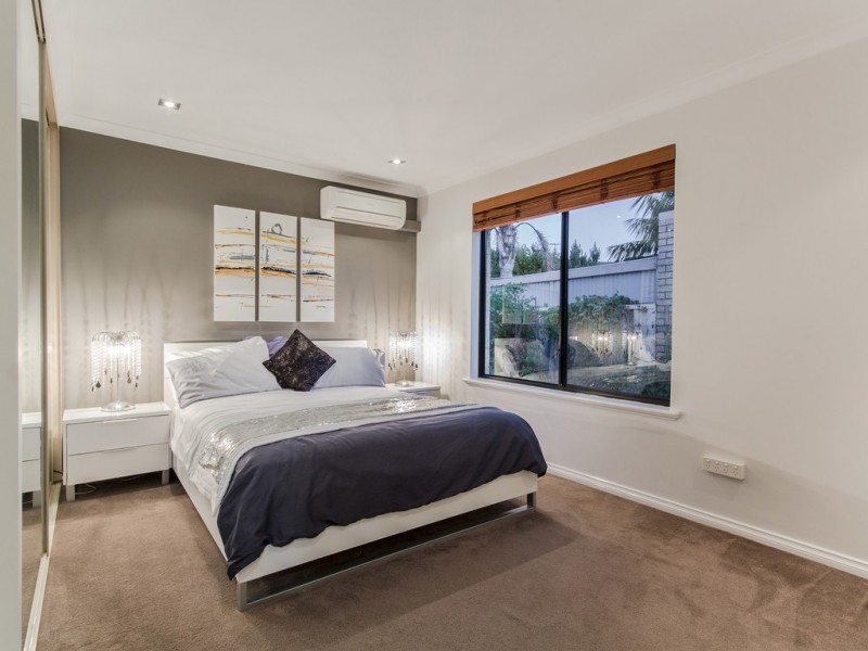 8 Dunkirk Court, Port Kennedy WA 6172