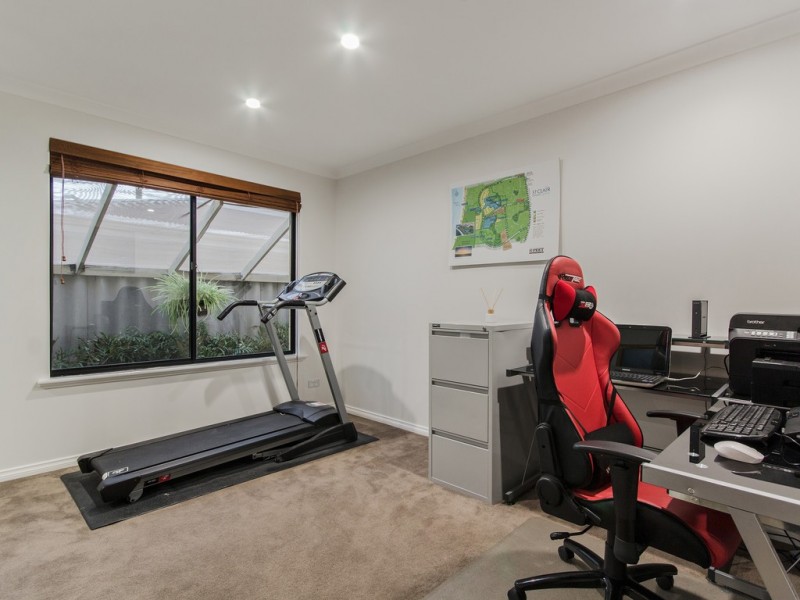 8 Dunkirk Court, Port Kennedy WA 6172