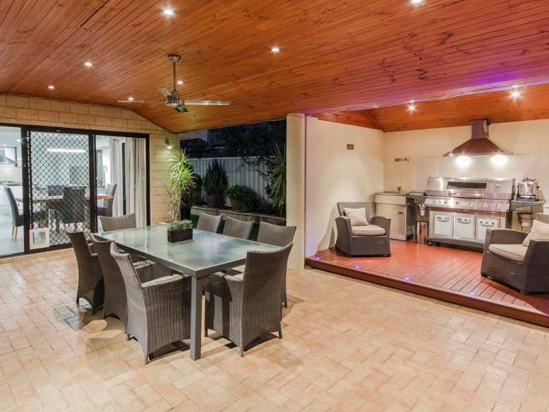 8 Dunkirk Court, Port Kennedy WA 6172