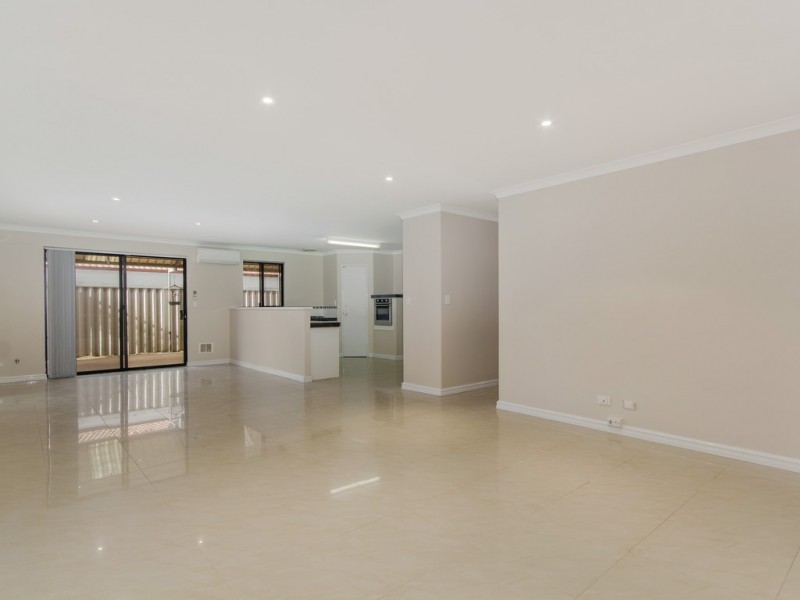 54 Chelmsford Avenue, Port Kennedy WA 6172