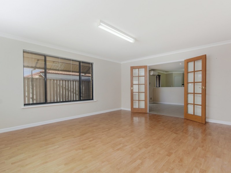 54 Chelmsford Avenue, Port Kennedy WA 6172