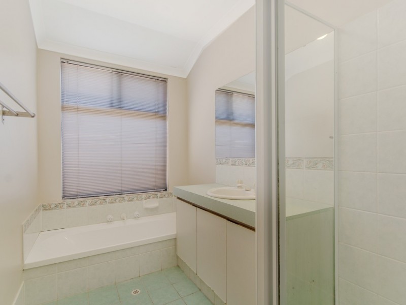 54 Chelmsford Avenue, Port Kennedy WA 6172