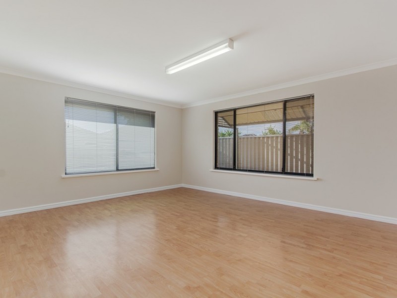 54 Chelmsford Avenue, Port Kennedy WA 6172