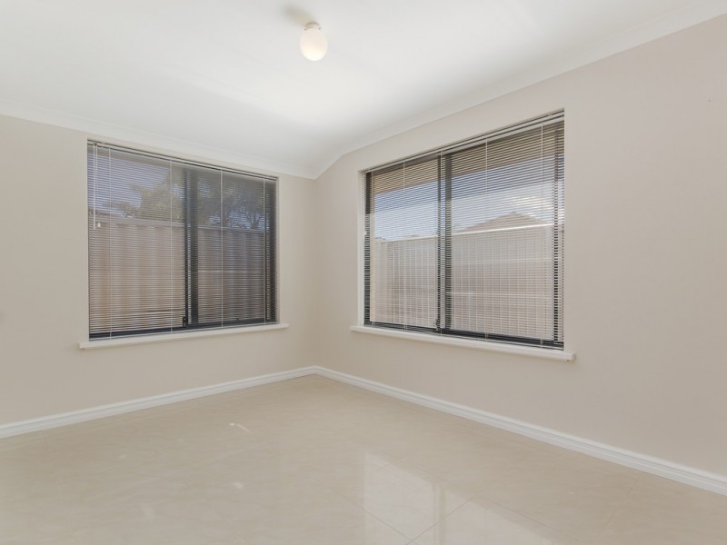 54 Chelmsford Avenue, Port Kennedy WA 6172