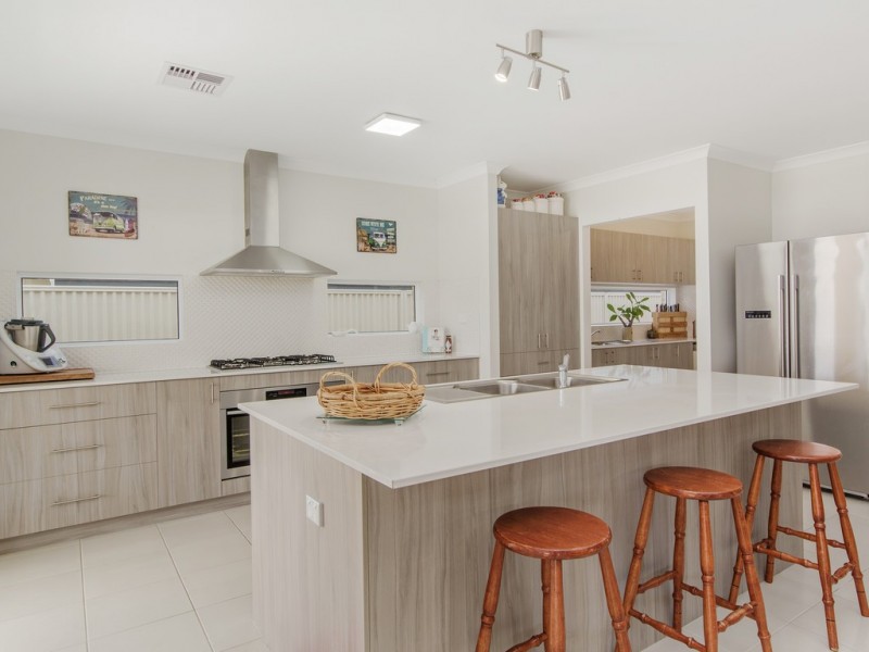 10 Wodalla Street, Baldivis WA 6171