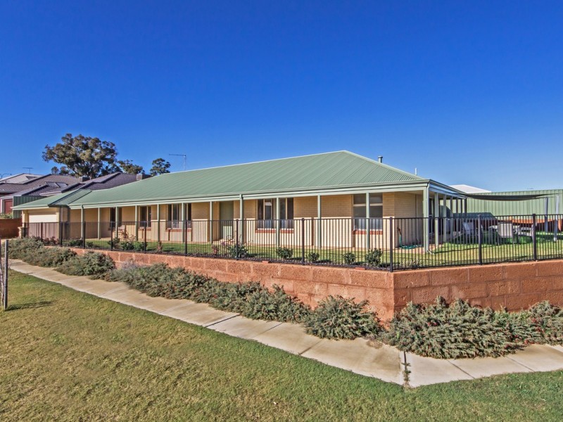 7 Foothills Retreat, Baldivis WA 6171