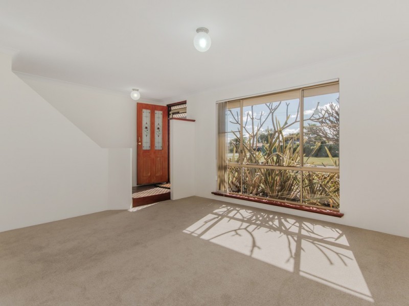 2 Hope Place, Waikiki WA 6169